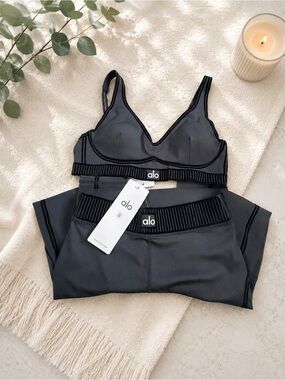 ALO Yoga Black Rib-Trim Sports Bralette & Leggings Set